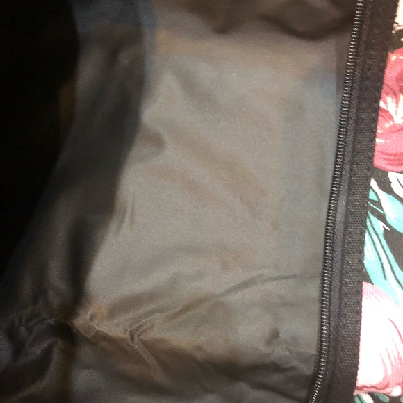 - No brand garment zipper up 46/22 floral bag - Picture 3 of 7